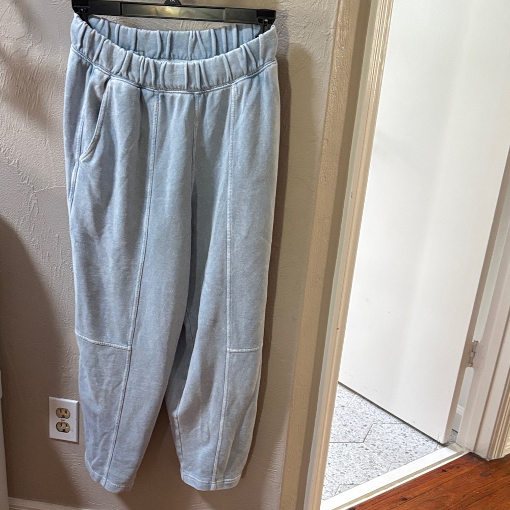 Aerie seams right sweat pants.